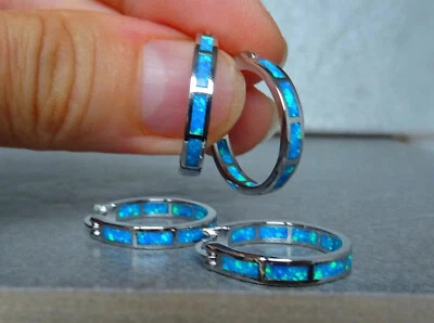 Blau Opal Creolen Feueropal Huggies Opal Hoops Silber Edelstahl beideseitig Neu - Bild 1 von 4
