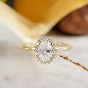 Anillo de compromiso de oro amarillo de 14k diamante talla ovalado cultivado en laboratorio IGI de 1,25 quilates - Imagen 1 de 15