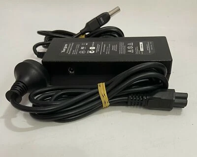 TARGUS APM68 90W 15-24V 6A AC Adapter Charger with L110 Tip - image 1 of 2