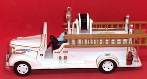 Hallmark 2005 1938 Chevrolet Feuerwehr Motor - Feuerwehr #3 - Event Repaint - Neu im Karton - Bild 1 von 21