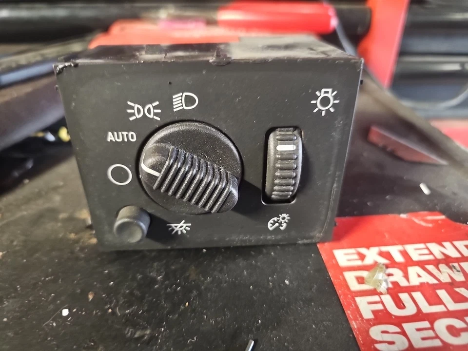 2003-2006 CHEVY GMC TRUCK TAHOE HEADLIGHT DIMMER LIGHT SWITCH OEM 15194803 - Image 1 of 1