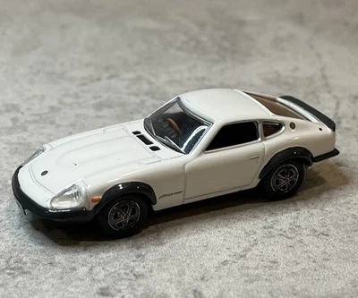 Kyosho 1/64 1971 年日产 Fairlady 240ZG (HS30) 白色 无盒 — 第 1/4 张图片
