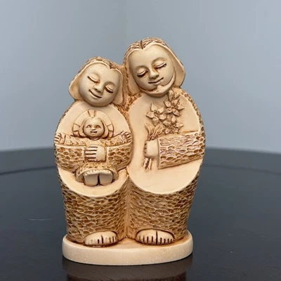 Estatua de la Sagrada Familia María sosteniendo a Jesús José sosteniendo flores 3,5" de alto Foto 1 de 4