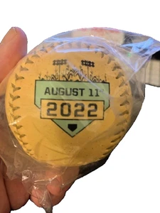 2022 FEILD OF DREAMS BASEBALL -CUBS VSS REDS - BRANDNEU!! - Bild 1 von 6