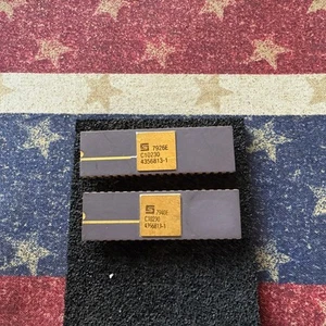 ** QUANTITY 2 ** SIGNETICS C10230 40-PIN MICROPROCESSOR Gold Ceramic Vintage - Picture 1 of 3