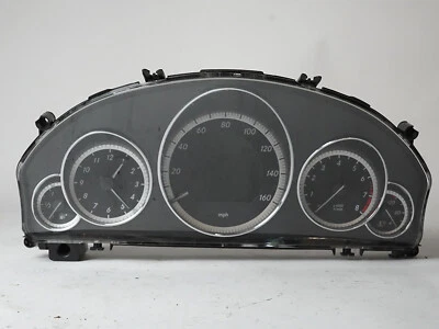 Medidor de cluster velocímetro 2011 Mercedes Benz E Class E350 6 cilindros C207 167K milhas - Imagem 1 de 4
