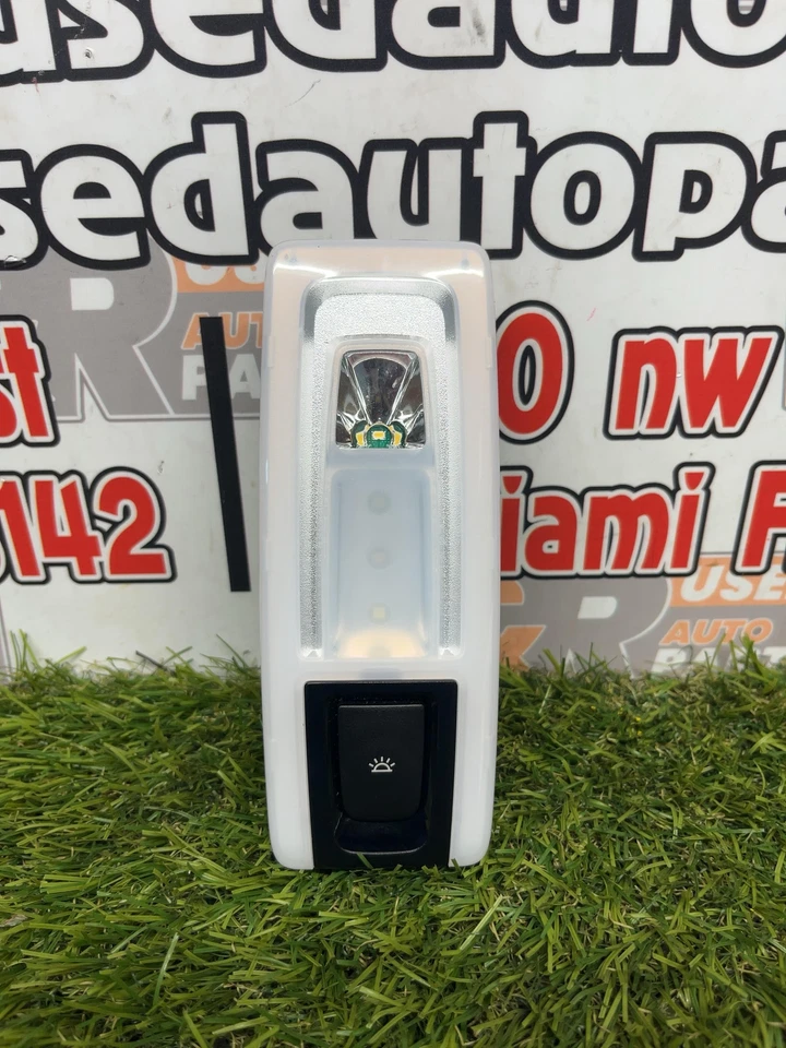 17 BMW X1 Interior Light - Image 1 of 3