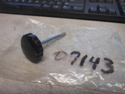 Nuevo de Lote Antiguo Caja Batería Honda Perilla de Cierre 72 y 80-81 C70 63 CA110 86 CT110 83650-035-000 Foto 1 de 4