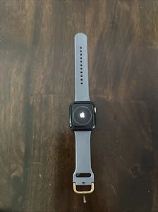 Apple Watch Series 5 40mm - Zdjęcie 1 z 1