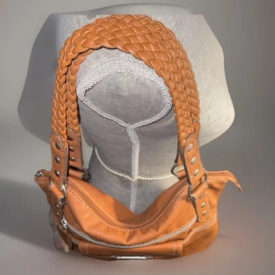 Bolso de hombro Relic By Fossil naranja quemado imitación cuero con correas trenzadas Foto 1 de 4