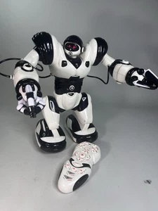 WowWee Robosapien Vintage 2004 14" Black & White,  Robot works, Remote does not - Picture 1 of 11