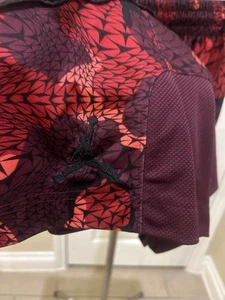 Basketballshorts der Marke Jordan für Herren Größe Large weinrot rot schwarz  - Bild 1 von 6