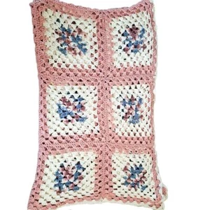 Vintage Handarbeit gehäkelt afghanisch 50x70 rosa blau weiß Doppelschoß Decke Baby - Bild 1 von 4