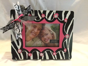 Zebra Black and Pink Rhinestone 5 x 7 Picture Frame - Excellent Condition - Picture 1 of 1
