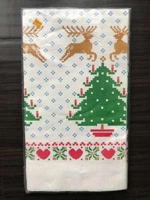 Cubierta de mesa de plástico vintage de Navidad - árboles, renos - 54" x 96" - Artfaire Foto 1 de 4