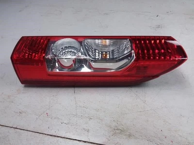 RAM PROMASTER 3500 2022 luz trasera halógena lateral del pasajero cuarto de panel montado Foto 1 de 4