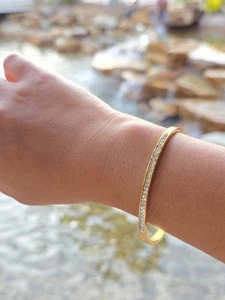 18k Gold plated Waterproof Anti-Tarnish Tennis Bracelet Colorless Stones 6.75Cir - Picture 1 of 3