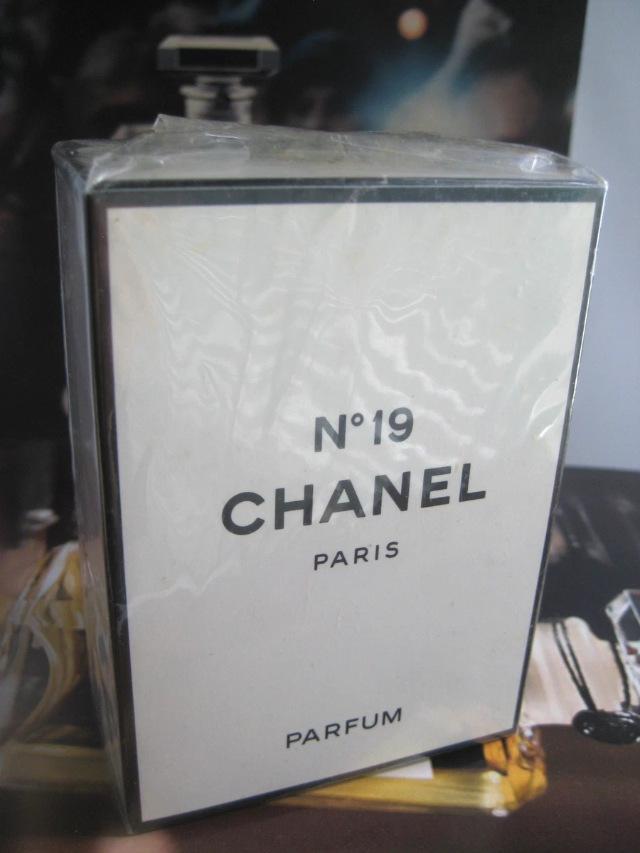 🎁197/80s Vintage NewSeal 0.94 oz 28ml *PARFUM Chanel No 19 pure