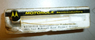 Motorola 2N3763  PNP Bipolar Transistors TO-39/ NOS Vintage - Image 1 of 4