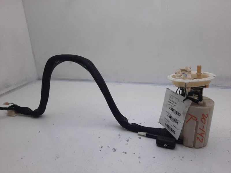 Conjunto de bomba de combustible para pasajeros sedán 3-1/2 barras para BMW 550i 16146765820 06-10 Foto 1 de 4