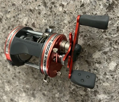Carrete de baitcasting Abu Garcia Ambassadeur 6000 - Suecia - Foto 1 de 4