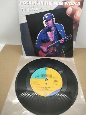 Neil Young Rockin' in the free world 7" - Image 1 of 4