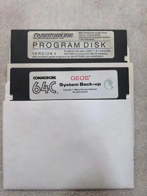 Sistema de respaldo Commodore 64 GEOS y disquetes QuantumLink v4 1986 Foto 1 de 3