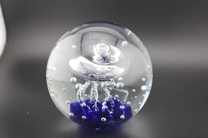 Vintage Art Glass Paperweight AIR TRAPS SUSPENDED CIRCLE COBALT BLUE BASE - Picture 1 of 6