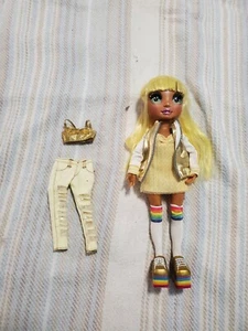 Series 1-Rainbow High Sunny Madison Fashion Doll - Picture 1 of 4