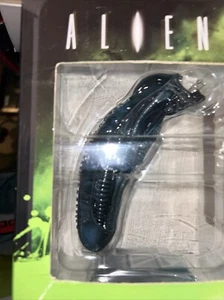 Aliens Warrior Xenomorph Legendary 1:6 Scale Bust - Picture 1 of 1
