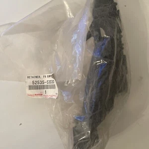 Genuine OEM Toyota Lexus 52535-53030 Passenger RH Front Bumper Retainer - Bild 1 von 2