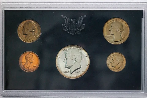 1970-S US MINT PROOF SET LARGE DATE BU TONED UNC GEM WONDERFUL COLOR CHOICE (DR) Cover