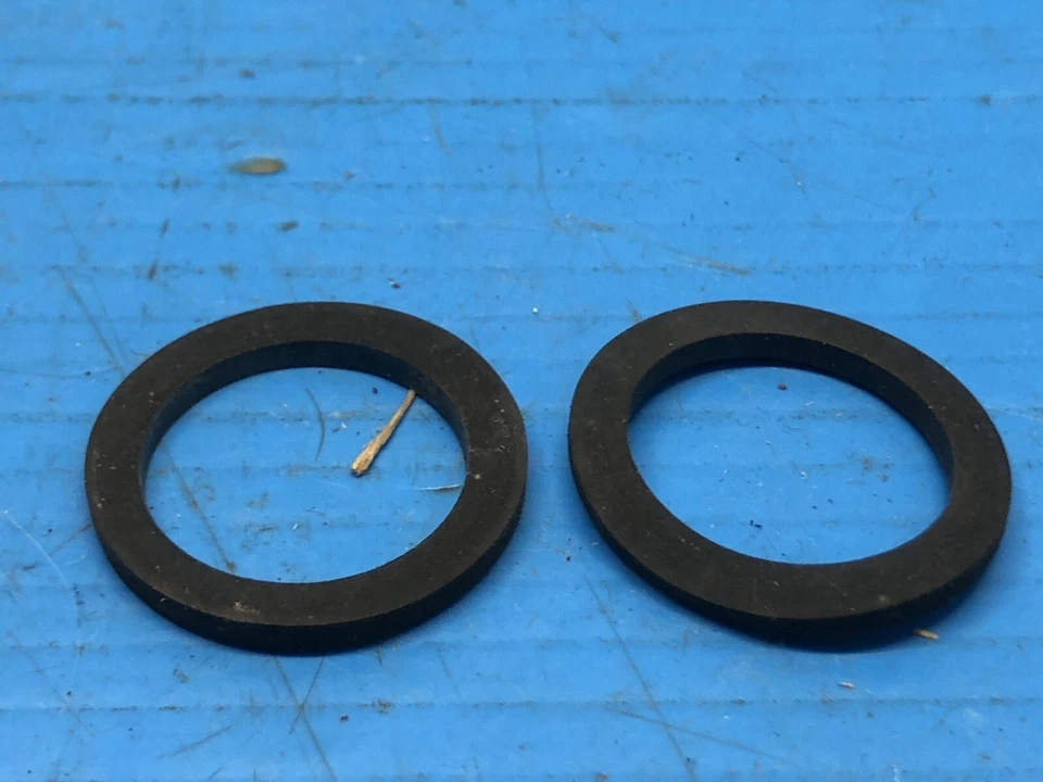 (2) ПРОКЛАДКА МАСЛЯНОЙ КРЫШКИ БЕНЗОПИЛЫ JONSERED 49SP 504138000 ----БЕСПЛАТНАЯ ДОСТАВКА 88 - Изображение 1 из 1