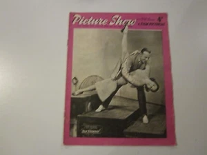 August 3rd 1957, PICTURE SHOW, Fred Astair, Cyd Charisse, Anthony Perkins. - Picture 1 of 13