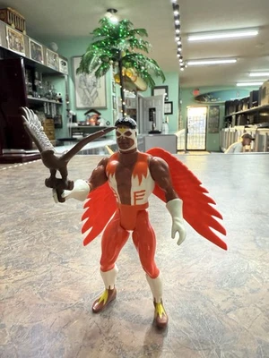 Figura de acción Falcon 1984 Marvel Secret Wars 4,5" con Redwing Bird Mattel Foto 1 de 4