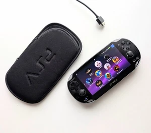Sony PS Vita OLED PCH-1006 Firmware 3.65 + 15 Games Region Free UK Seller - Picture 1 of 15