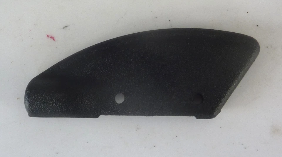 VOLKSWAGEN VW RABBIT/CABRIO 79-91 CAPA CONVERSÍVEL ACABAMENTO SUPERIOR DIREITO 155871414A - Imagem 1 de 1