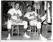 LD306 1972 Original Photo JERRY KOOSMAN RAY SADECKI NEW YORK METS LOCKERROOM
