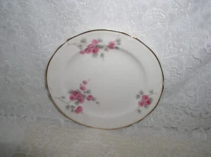 Plato de pastel de pan gris flor rosa Edwin M. Knowles - Imagen 1 de 3