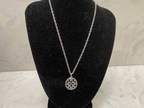 Collana con ciondolo in argento sterling simbolo Coach