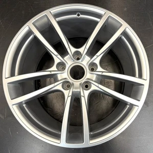 Porsche 9Y0 E3 Cayenne Sport 20 " Design III Heck Leichtmetallfelge 10.5x20 ET64 - Bild 1 von 12