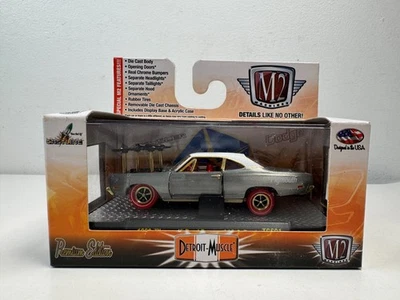M2 Machines 1969 Plymouth Road Runner 440 6-Pack Super RAW Chase Target Exclusiv - Image 1 of 4