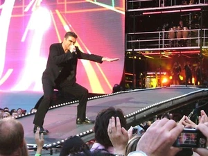 GEORGE MICHAEL in concert '25Live', Wembley Stadium 2007! 60 Historic PHOTOS! - Picture 1 of 7