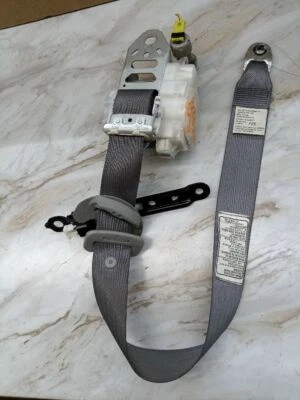 Used Front Right Seat Belt Front fits: 2007 Toyota Camry bucket passenger retrac Foto 1 de 4