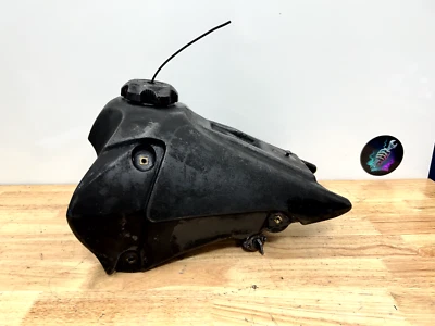 Reservatório de tanque de gasolina 2008 Suzuki DR-Z125 FABRICANTE DE EQUIPAMENTO ORIGINAL (44110-08GA0) - Imagem 1 de 4