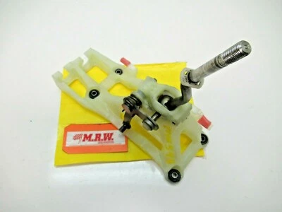 SHIFTER 5 SPEED SHIFT MANUAL TRANSMISSION M/T for 00 01 02 03 04 05 MR2 SPYDER  - Image 1 of 4