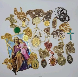 Posten 17 Stck. Vintage jetzt katholisch religiös Medaille Anhänger Kette Halsketten verschiedene - Bild 1 von 22