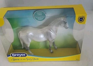 Breyer 2021 Jet Run Pearly Grey Trakehner #960. New In Box! - Picture 1 of 3