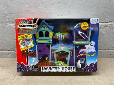 MATCHBOX HERO CITY CASA EMBRUJADA CON SONIDOS ESPELUZNANTES INCLUYE 1 VEHÍCULO DE 2003 Foto 1 de 4