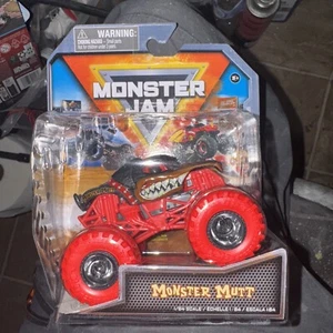 Monster Jam MONSTER MUTT Rottweiler 1:64 Series 36 2024 Ruff Crowd (m) - Picture 1 of 2